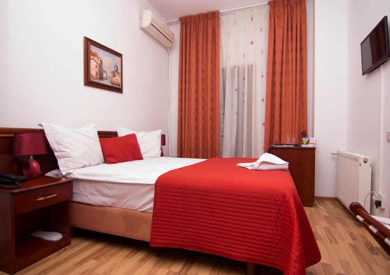 Hotel Reina 부쿠레슈티 외부 사진