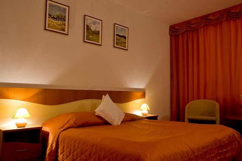 Hotel Reina 부쿠레슈티 외부 사진